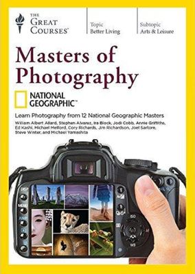 Masters of photography : learn photography from 12 National Geographic masters.